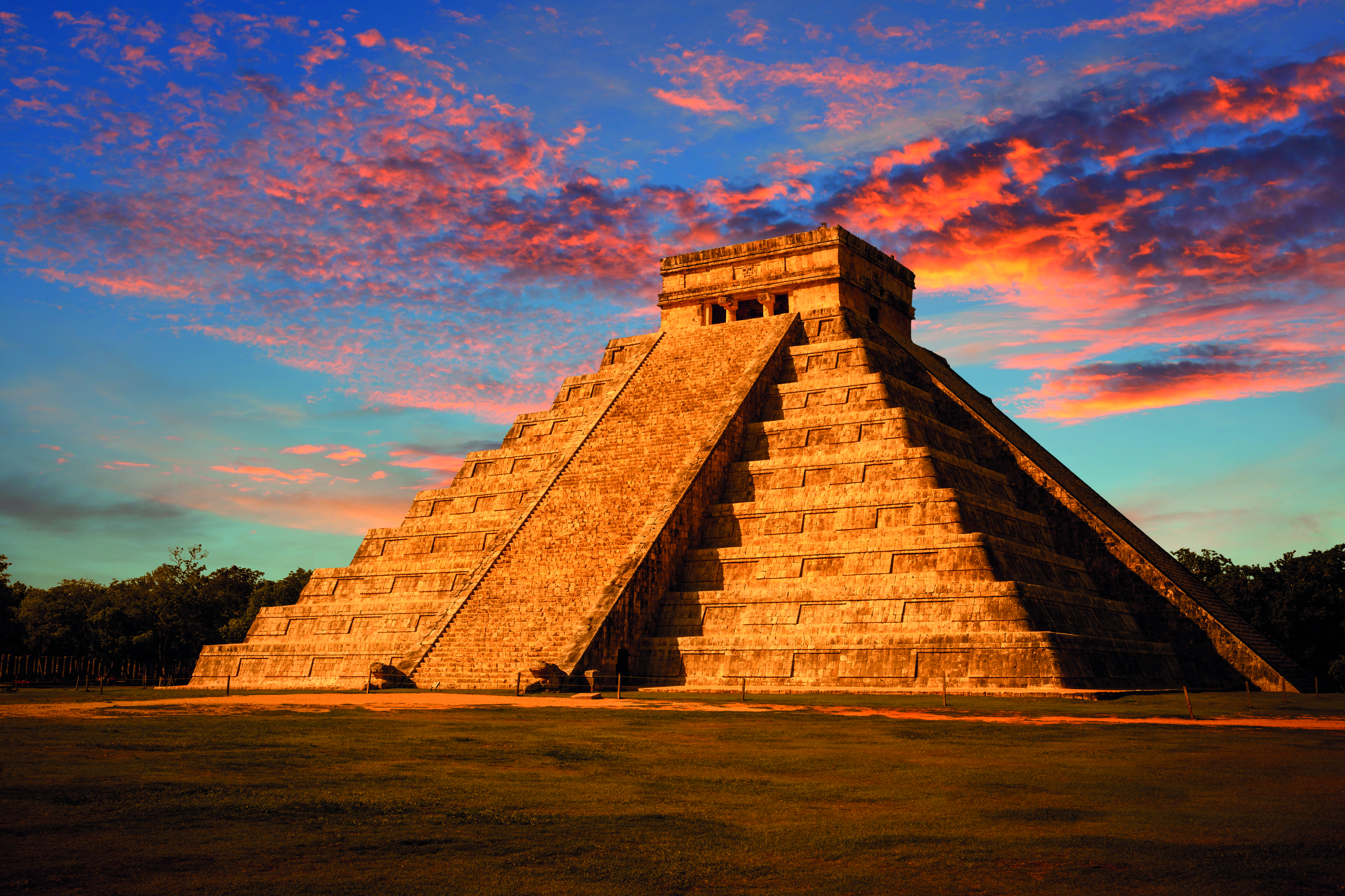 Kultur Ruinen Chichen Itza - Mexico bei Sonnenuntergang C Shutterstock_161210453